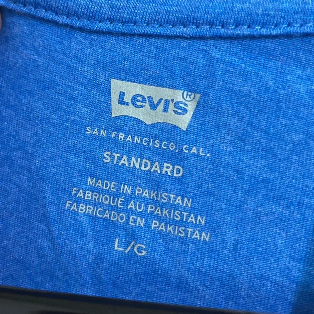 Levi's Men's Light Blue Circle Stamp Graphic T Shirt Sz-L